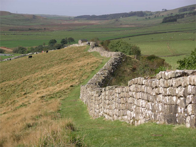 LE MUR D'HADRIEN + E=M6 SUR LES VOIES ROMAINES dans SEQUENCE N°3 HIST ROME Mur_Hadrien