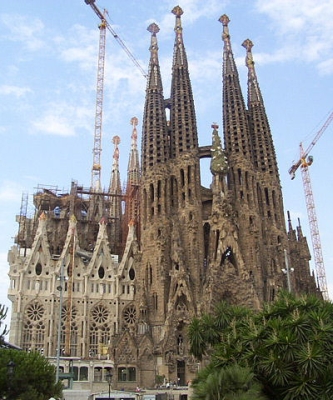 http://www.jesuiscultive.com/IMG/jpg/Sagrada_Familia.jpg